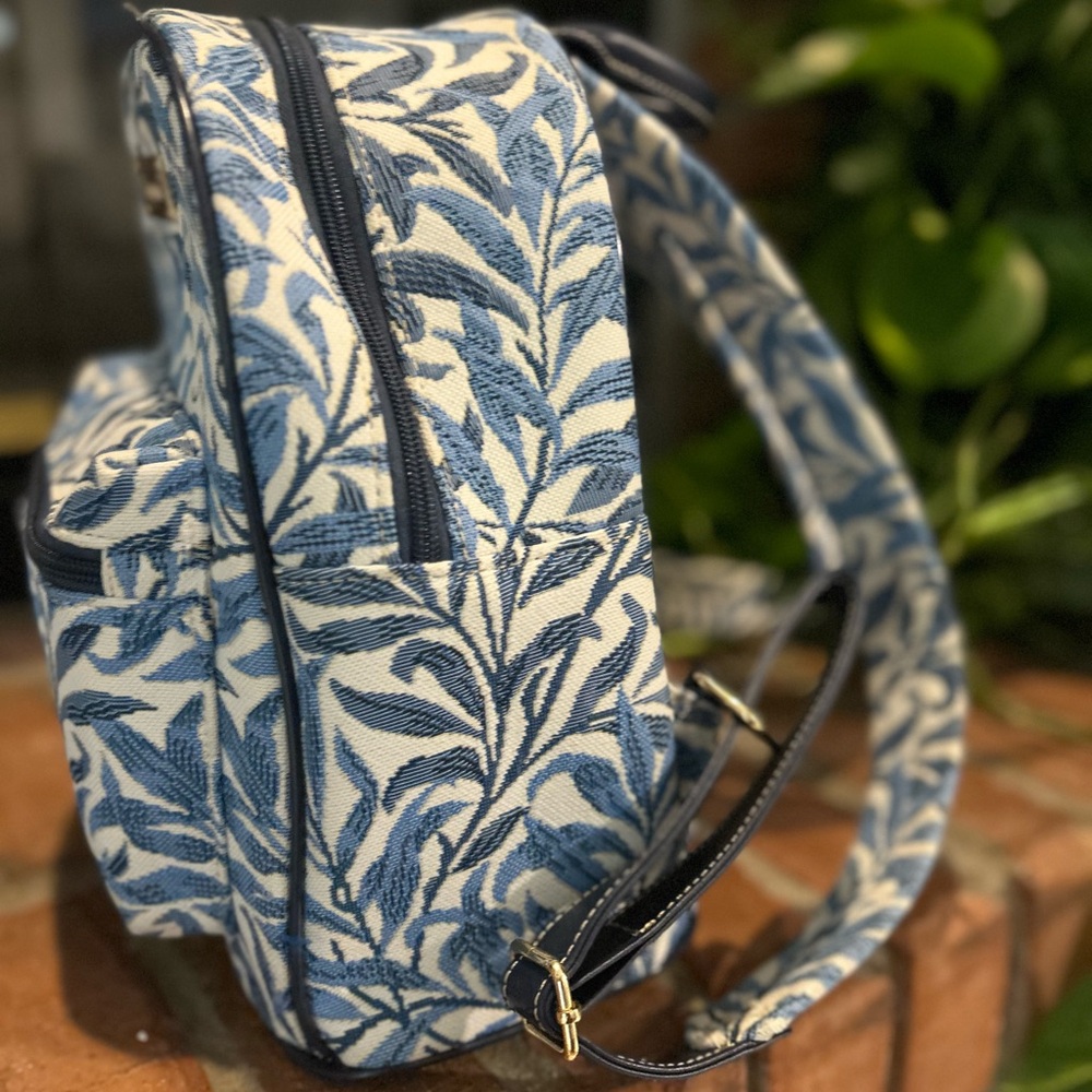 Blue Leaf Pattern Backpack - Picture 5 of 10